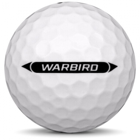 A bola de golfe Callaway Warbird No modelo de ano 2025.
