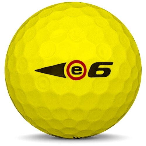 Golfboll av modellen Bridgestone E6 i tidigare års versioner med gul färg från sidan